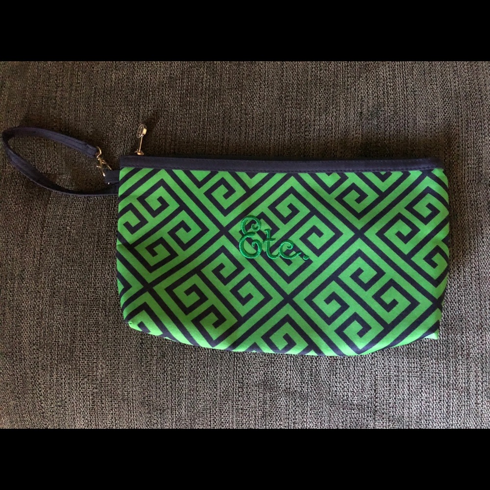 Initials, inc. Pack-It Pocket